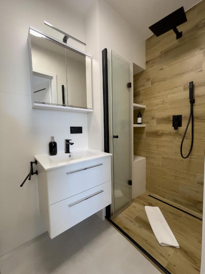 Urban Apartments Premium Baildona 18A, Free Garage, Self Check-In 卡托维兹 外观 照片